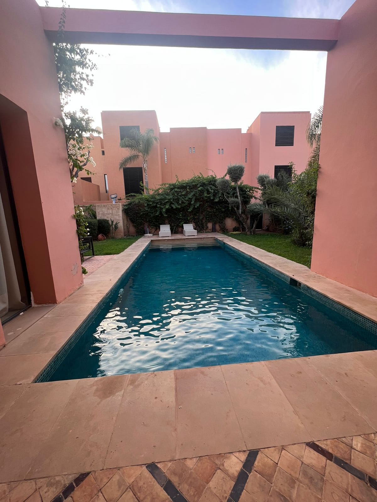 Villa à louer à Marrakech avec piscine et jardin
