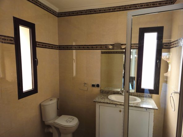 Salle de bain d'une villa à vendre à Marrakech